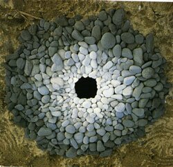 Andy Goldsworthy, Pebbles Around a Hole